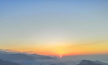 Himalayanwalkers/kathmandu-chitwan-pokhara-lumbini-tour/sunrise from pokhara