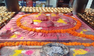 Himalaynwalkers/Asura-Cave-FootprintofGorakhnath