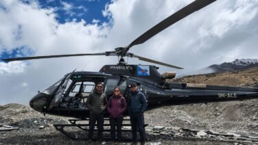 Helicopter tour to mt everest