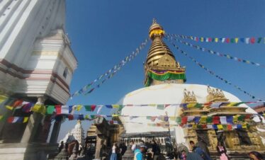 Himalayan-walkers-swayambhunath-for-chandragiri-monkey-temple-tour