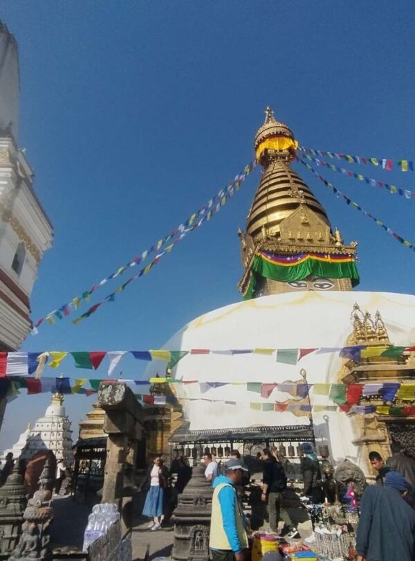 Himalayan-walkers-swayambhunath-for-chandragiri-monkey-temple-tour