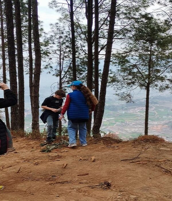 himalayanwalkers/Feature pic-family trip